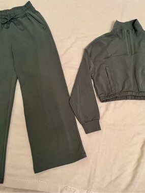 Gilly Hicks Cropped Half-Zip Sweatshirt & Wide Leg Pants Set - Olive Green